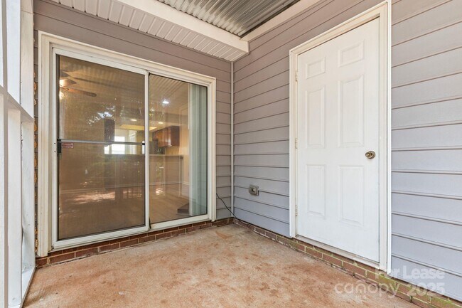 Building Photo - 2952 Iron Gate Ln