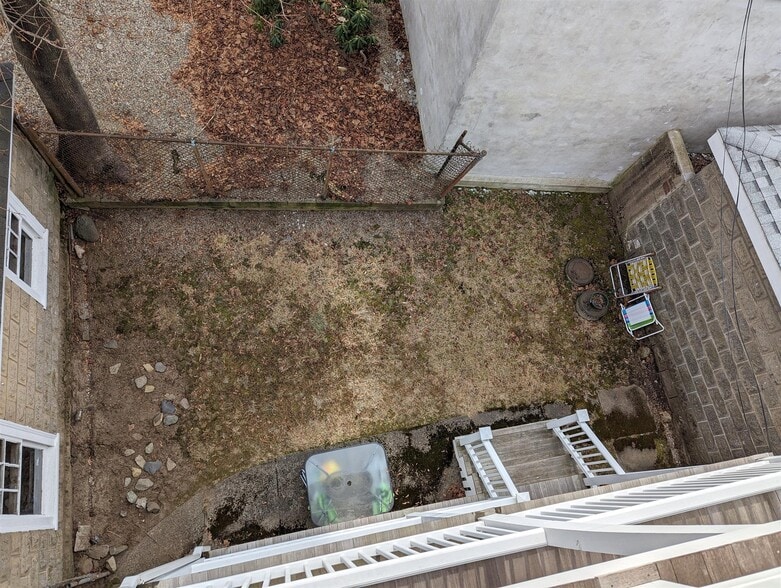 Building Photo - 92 Powder House Blvd