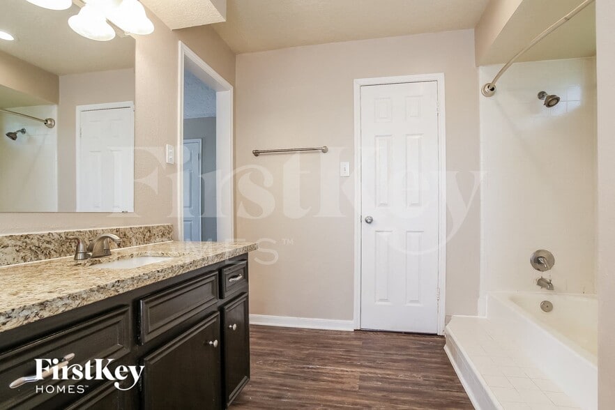 Building Photo - 4754 Hickory Downs Dr