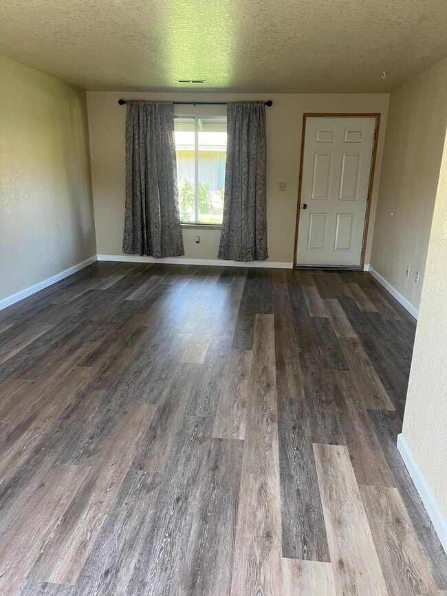 Building Photo - Great Jacksonville Location