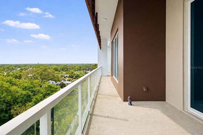 Building Photo - 920 N Osceola Ave