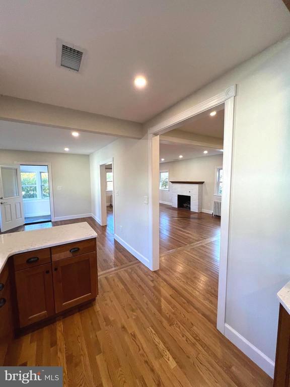 Building Photo - 28 Orchard Ln