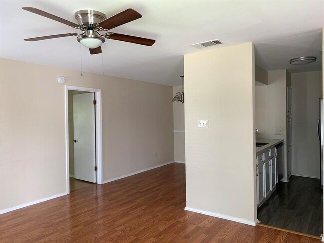 Building Photo - 10616 Mellow Meadow Dr