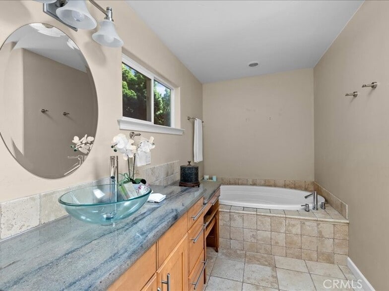 Building Photo - 735 Cabrillo Pl