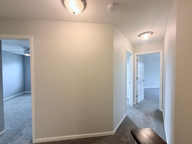 Building Photo - Gorgeous 3BR Home in the Coveted Dancing Waters Community of Woodbury!