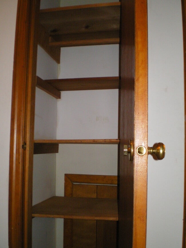 Building Photo - 1291 Brown Ave