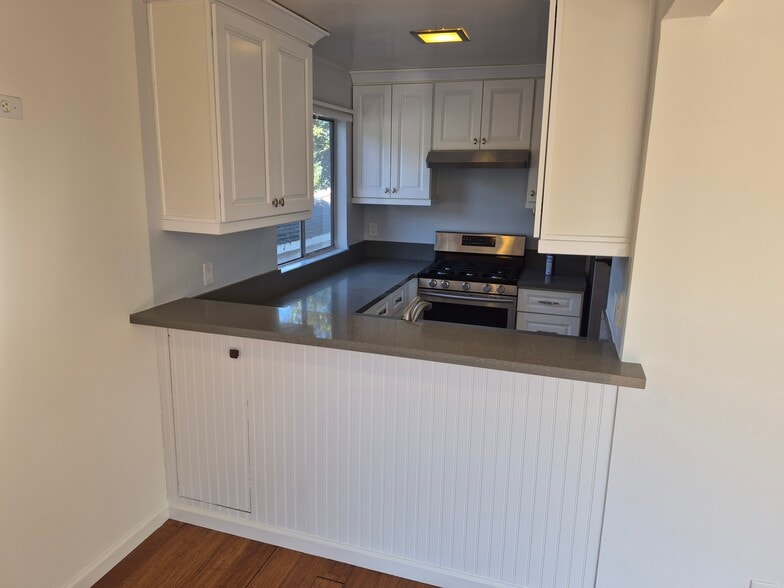Building Photo - 848 San Pascual Ave
