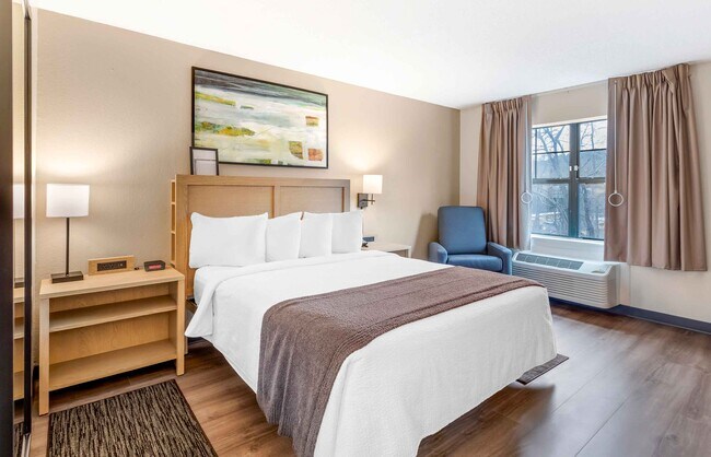Building Photo - Furnished Studio-Asheville - Tunnel Rd.