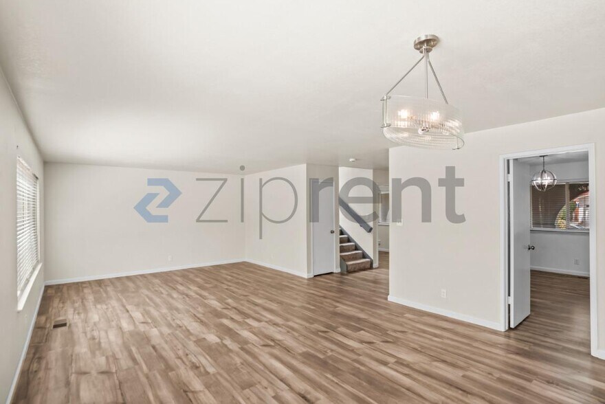 Building Photo - Unit