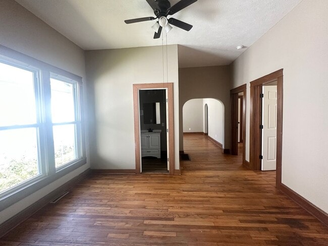 Building Photo - Charming 2 Bedroom, 1 Bathroom Home for Rent!