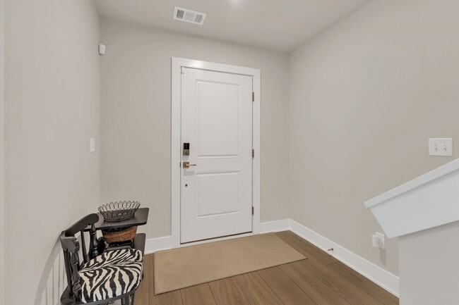 Building Photo - Modern 3 Bed, 3.5 Bath Townhome in The Nat...