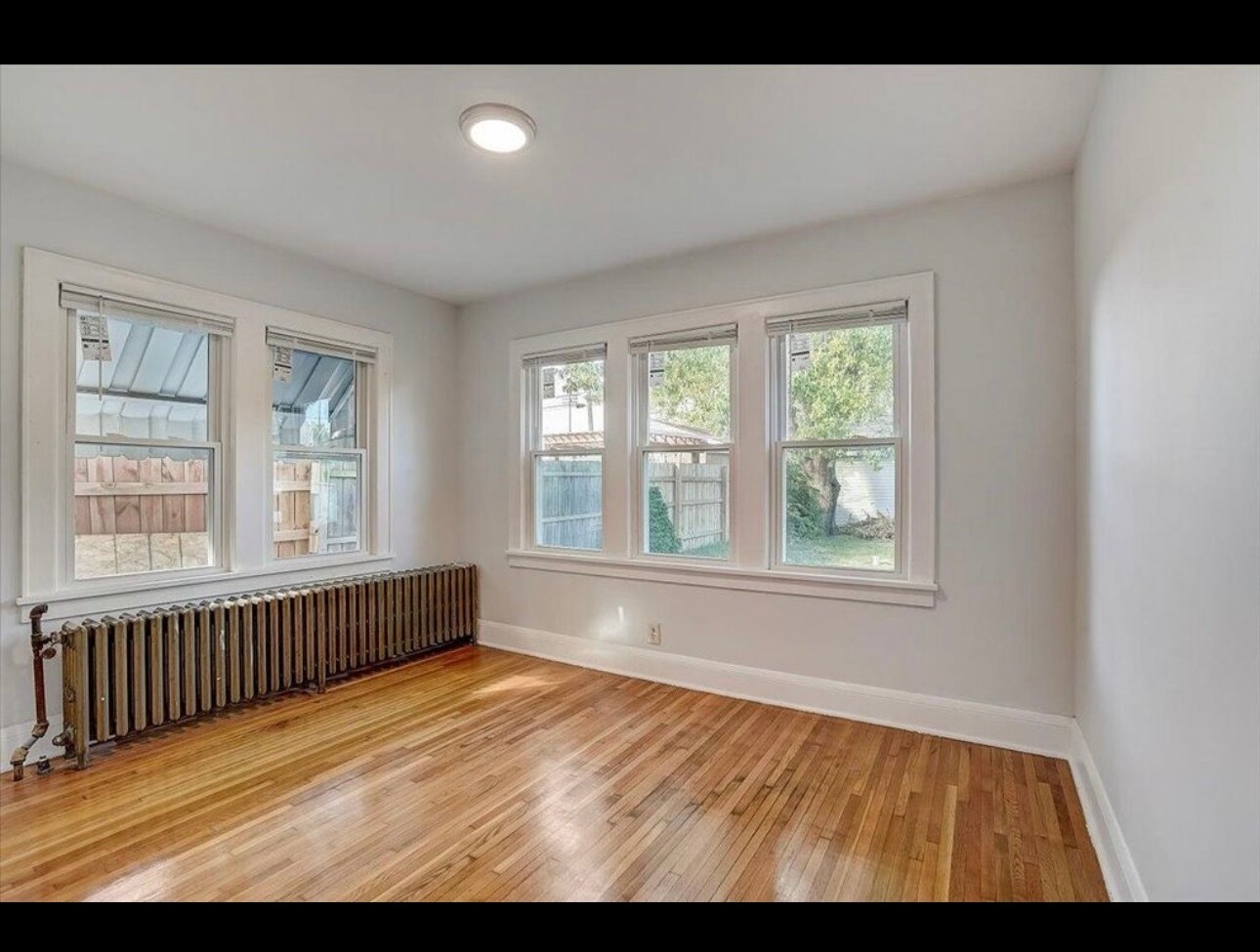 Building Photo - 4253 James Ave N