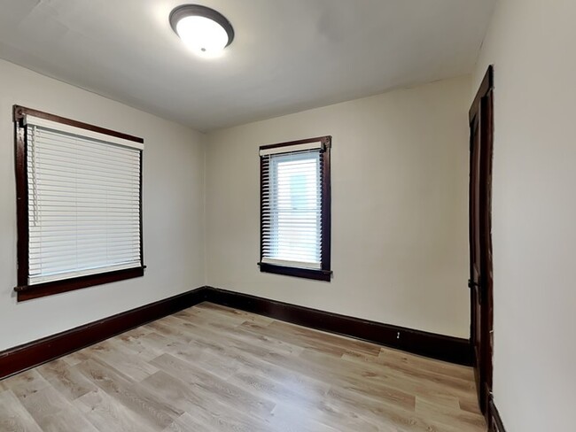 Building Photo - WINTER SPECIAL!! 3 Bedroom, 1 Bathroom Hou...