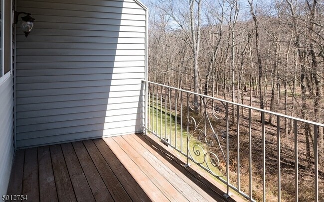 Building Photo - 255 Riveredge Dr