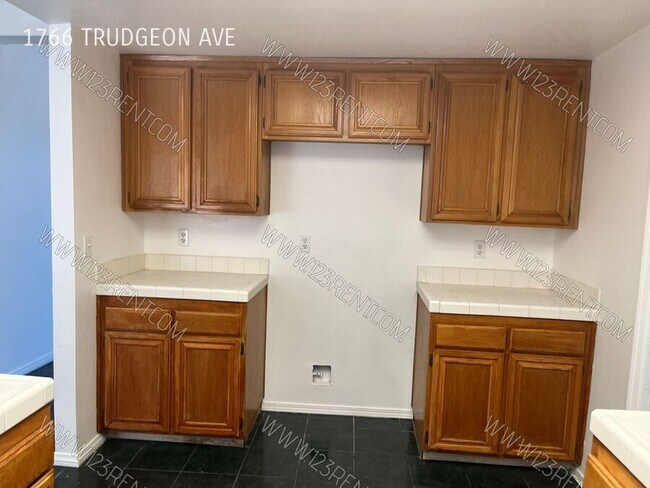 Building Photo - 1766 Trudgeon Ave