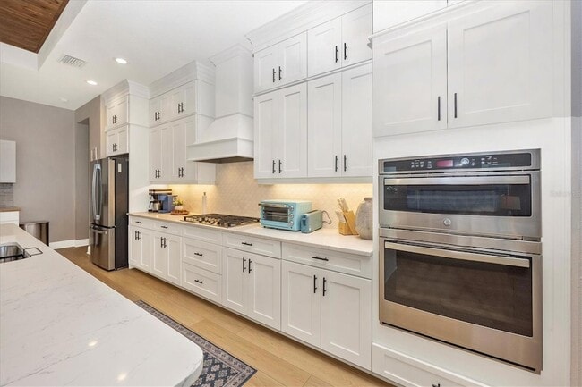 Building Photo - 18805 Valleta Ave