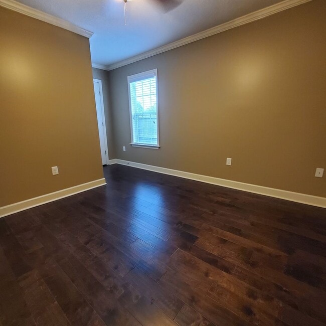 Building Photo - 518 Barnside Ln