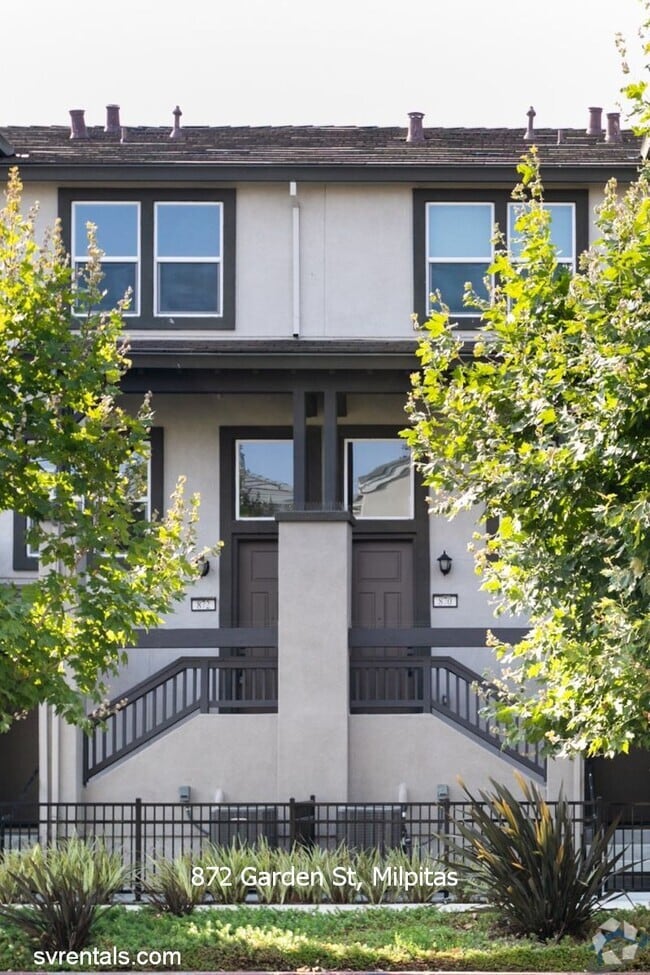 Building Photo - 872 Garden St