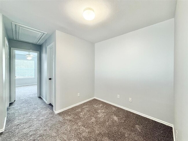 Building Photo - 23 Blue Creek Pl