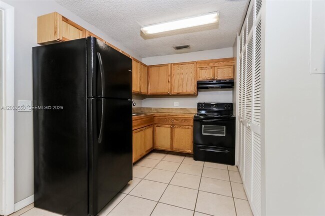 Building Photo - 438 SE Streamlet Ave