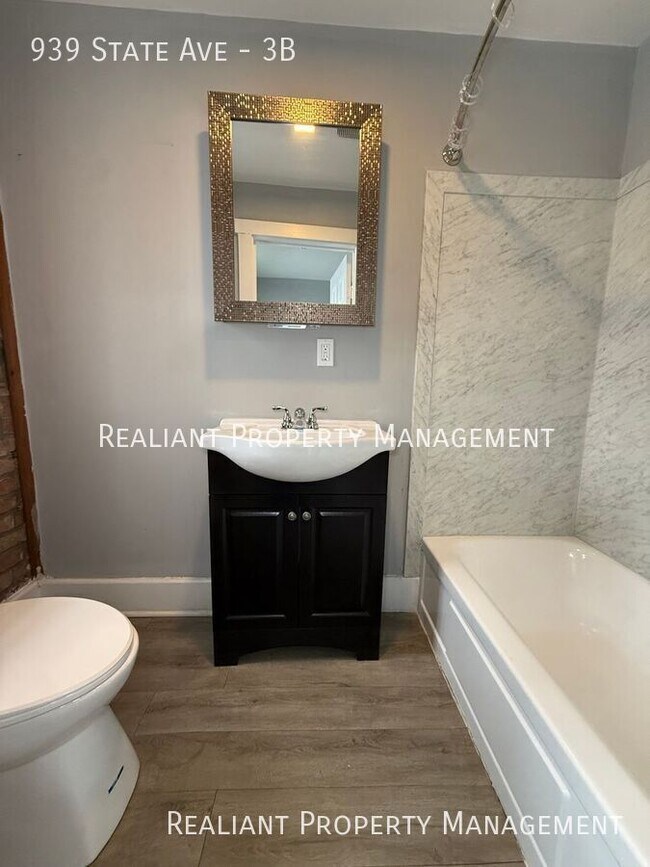 Building Photo - 939 State Ave