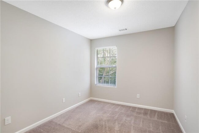 Building Photo - 153 Chastain Way