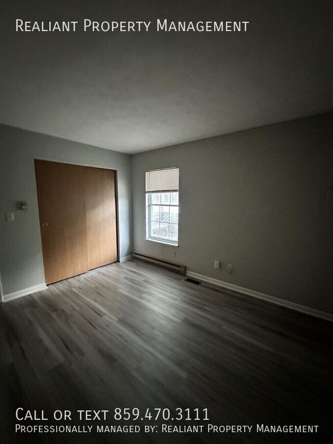 Building Photo - 1044 Tatesbrook Dr