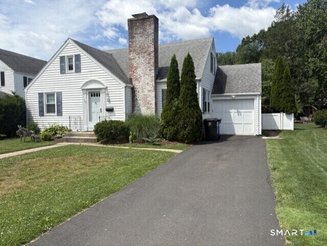 Building Photo - 43 Farnham Rd