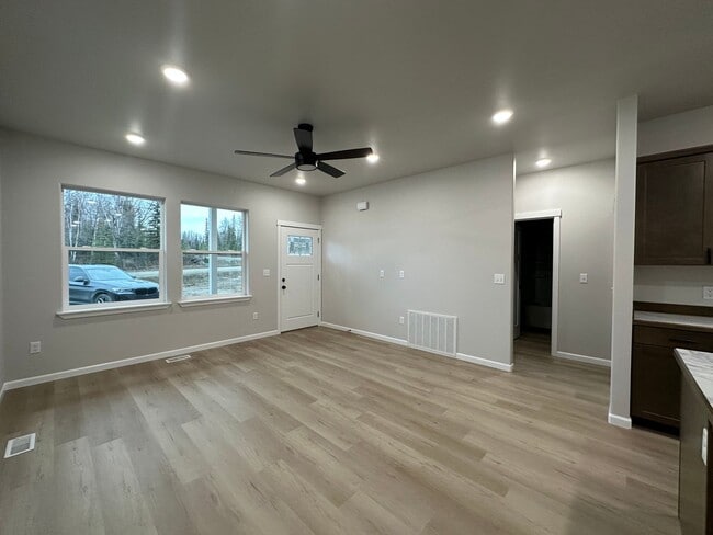 Building Photo - 640 Wortham Ave