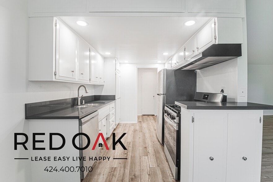 Building Photo - 4433 Colbath Ave