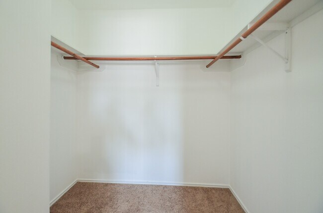 Building Photo - 17327 Davenway Dr