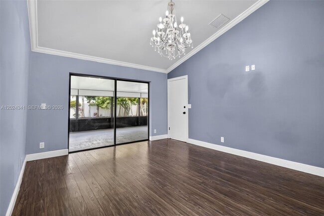 Building Photo - 9654 Sun Pointe Dr