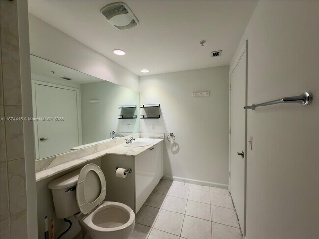 Building Photo - 18800 NE 29th Ave