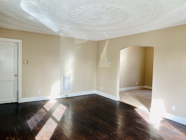 Building Photo - 3110 Chalfin Ave