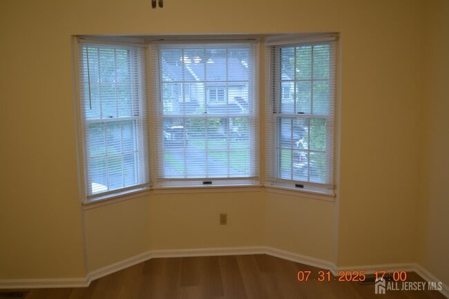 Building Photo - 26 Dorchester Dr