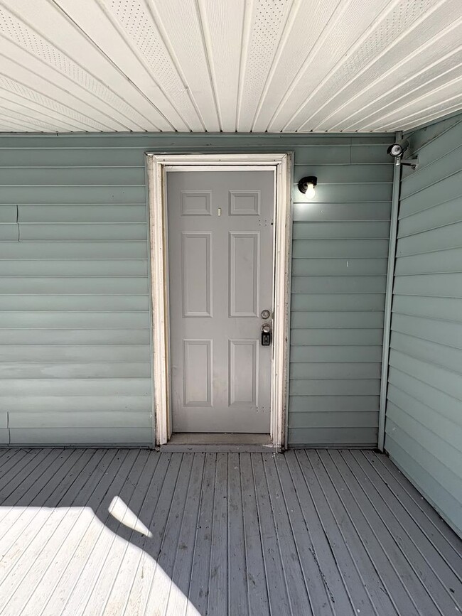 Building Photo - Charming 2 Bedroom Home for Rent & In Grea...