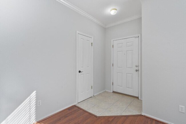 Building Photo - 120 Brazos Ln