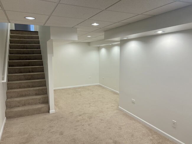 Building Photo - 2112 Skylane Dr