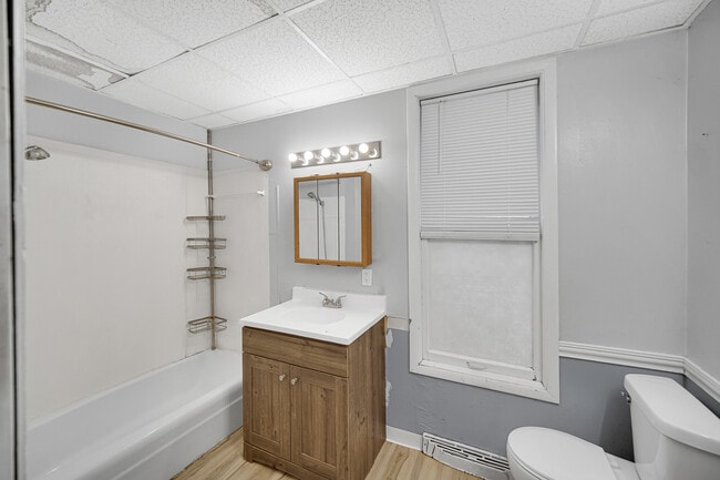 Building Photo - 123 W Waupansie St