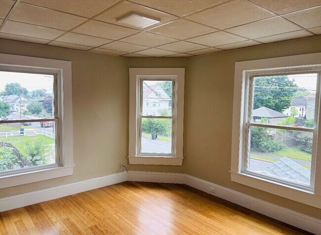 Building Photo - 72 Marblehead St