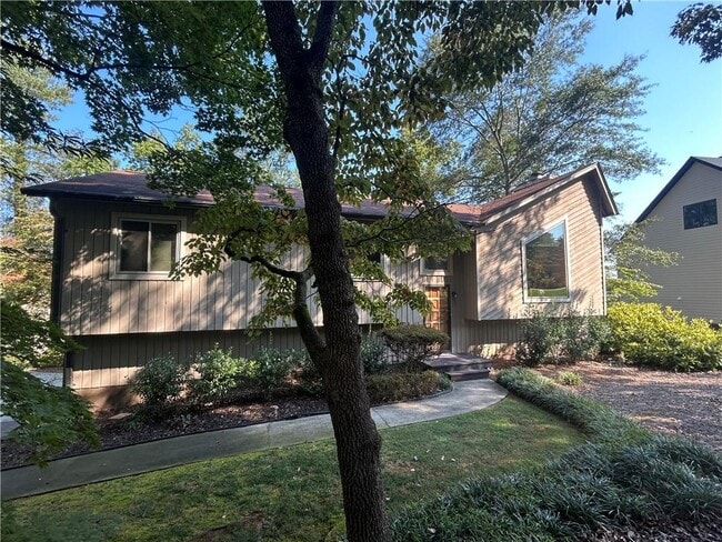 Building Photo - 1179 Justice Dr