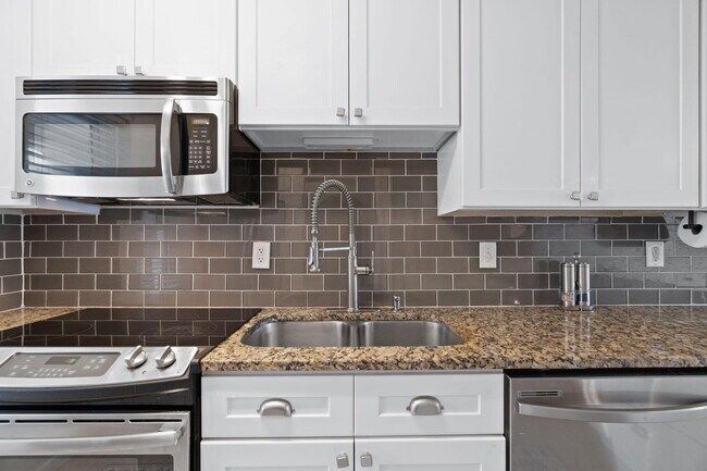 Building Photo - 300 Gulf Shore Dr