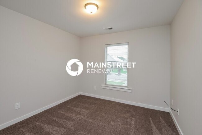 Building Photo - 4 Bedroom Pet-Friendly Home in Odenville, AL with Main Street Renewal