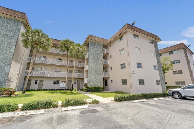 Building Photo - 2430 SW 81st Ave