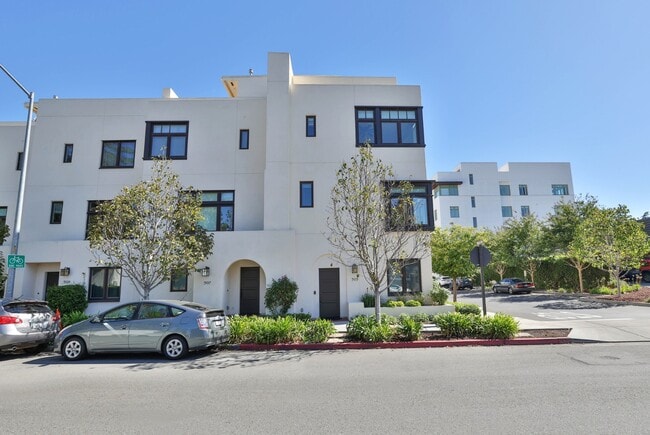 Primary Photo - Modern 3-Bedroom Townhome with Rooftop Dec...