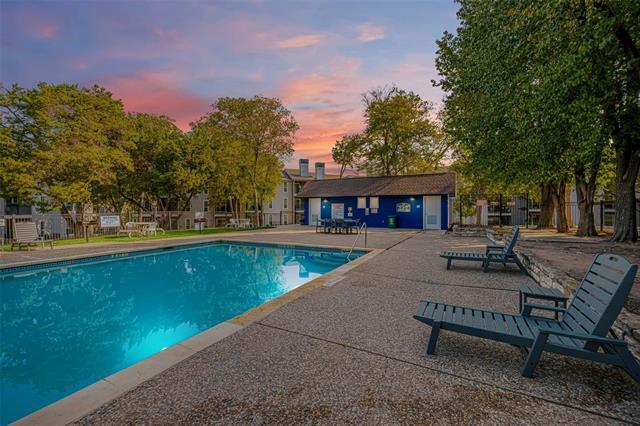 Building Photo - 2430 Cromwell Cir