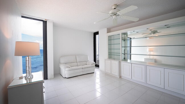 Building Photo - 5540 N Ocean Dr