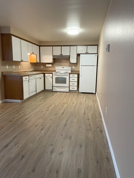 Kitchen area - 3324 NE Lancaster St