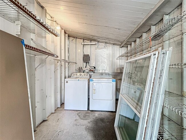 Building Photo - 140 Orangewood Dr