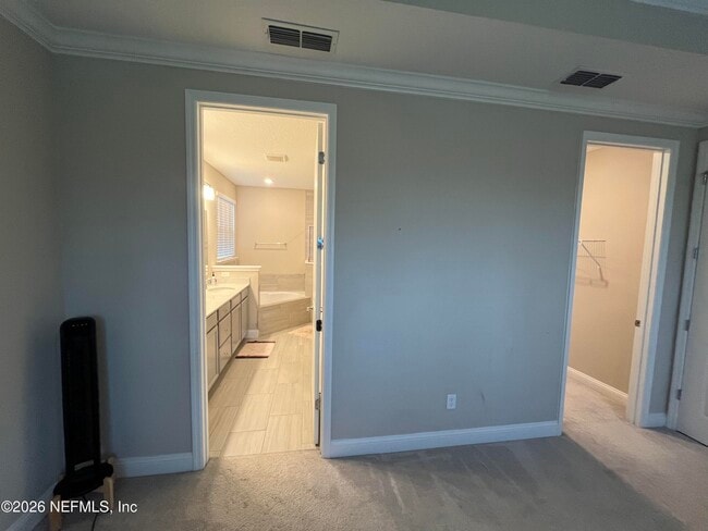 Building Photo - 211 Diamondback Ave